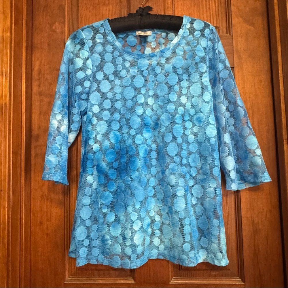 KATE AND HENRY SHEER BLOUSE SIZE SMALL